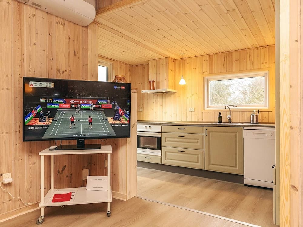 Tranquil Nature Escape-by Traum