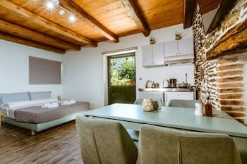 Traditional Apartments Elafos