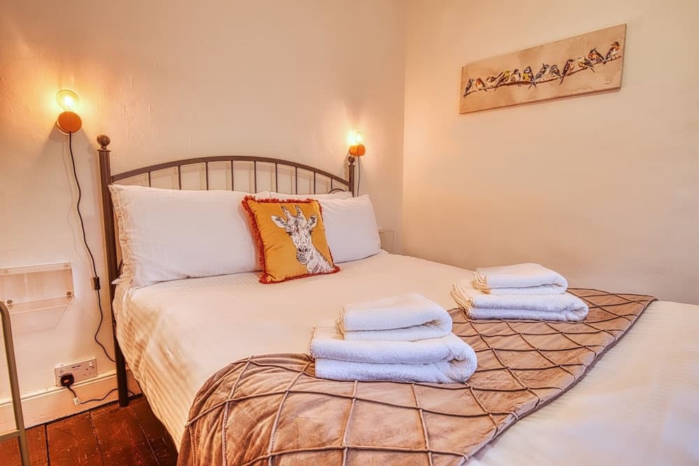 Ghar Homes - Bath Large Family Home