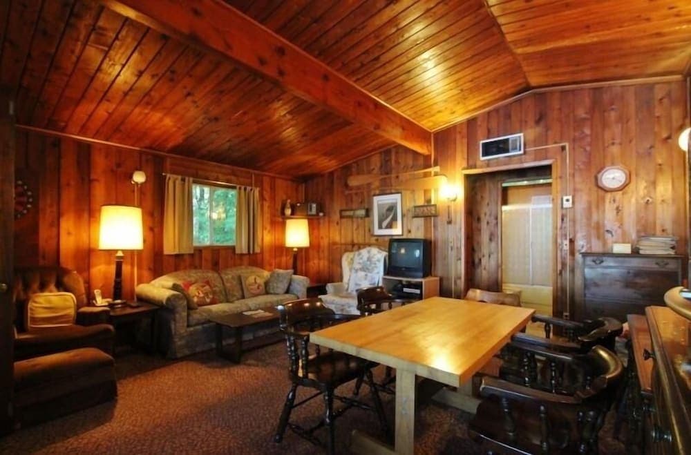 Richards 3 Bedroom Home by Redawning