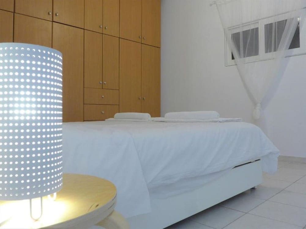 "kalamaki Plaza Apartments \"ptero\""