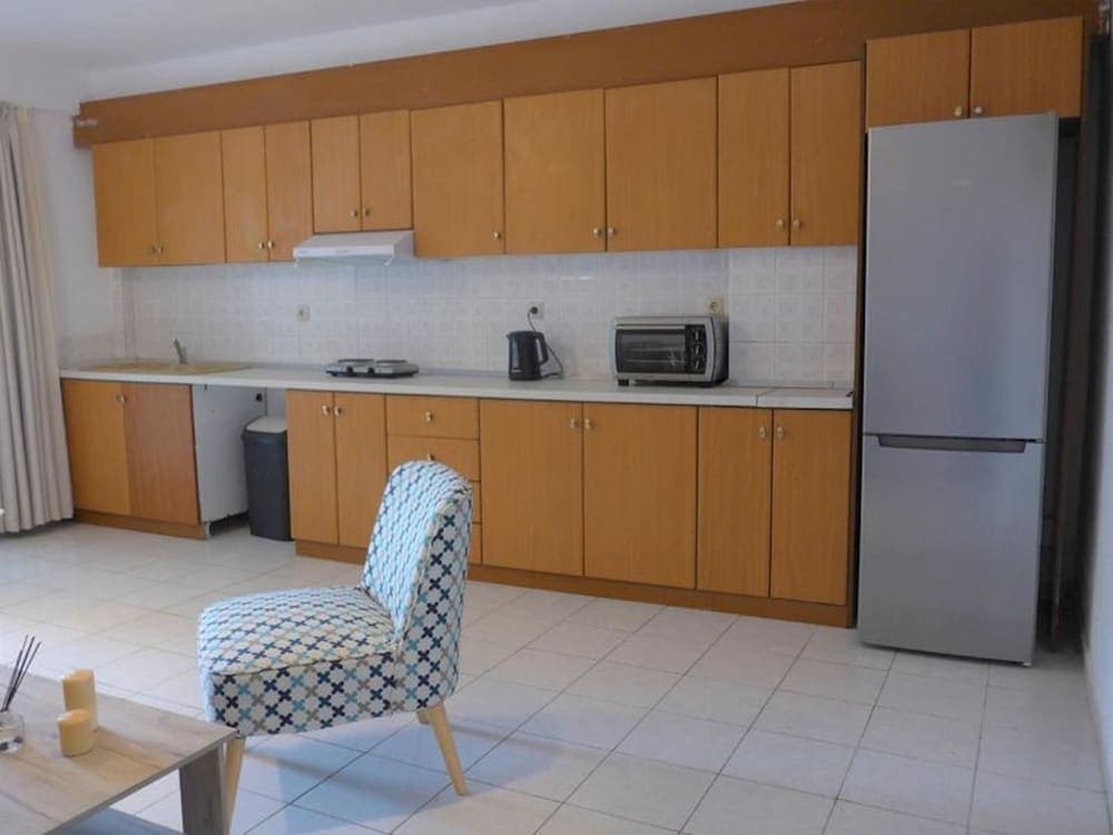 "kalamaki Plaza Apartments 'elia'"