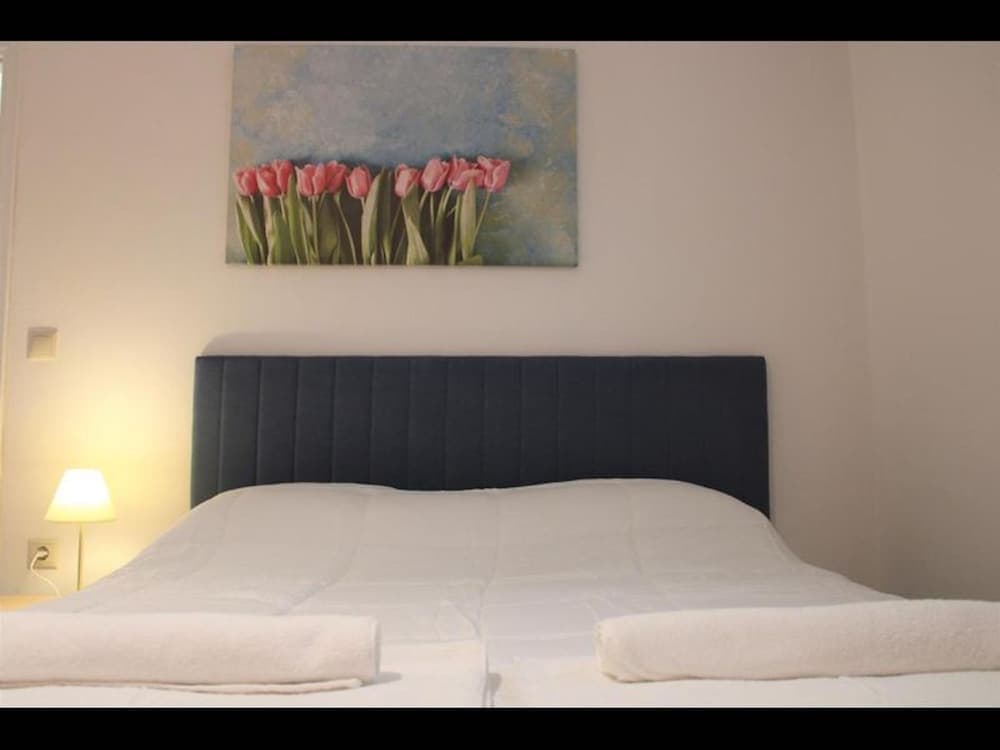 "kalamaki Plaza Apartments \"thalassa\""