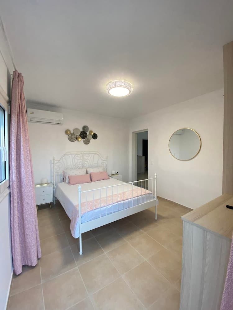 Emmanuela House With Garden and sea View- Triopetra