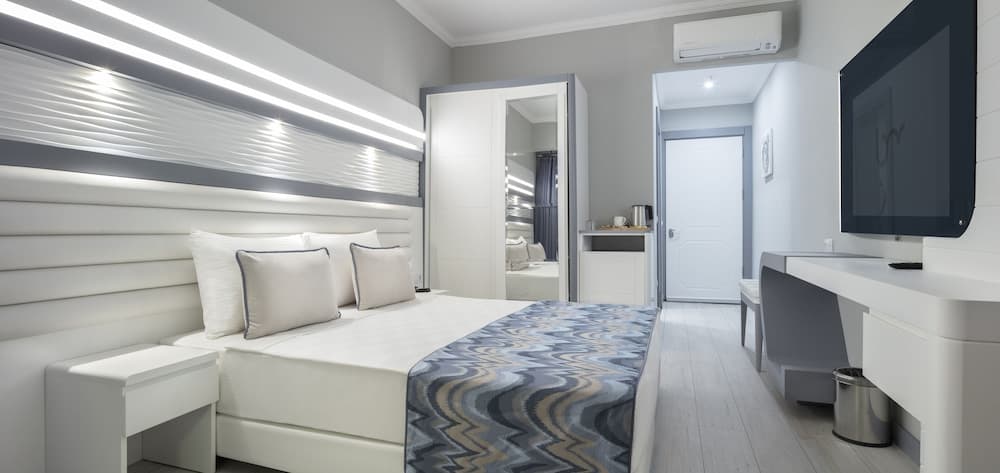 Blue Marlin Deluxe Spa & Resort - All Inclusive