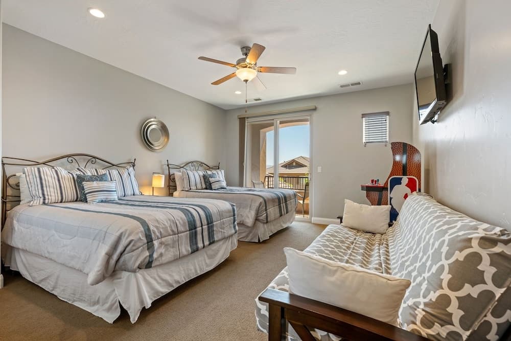 Views Over Coral Canyon by RedAwning