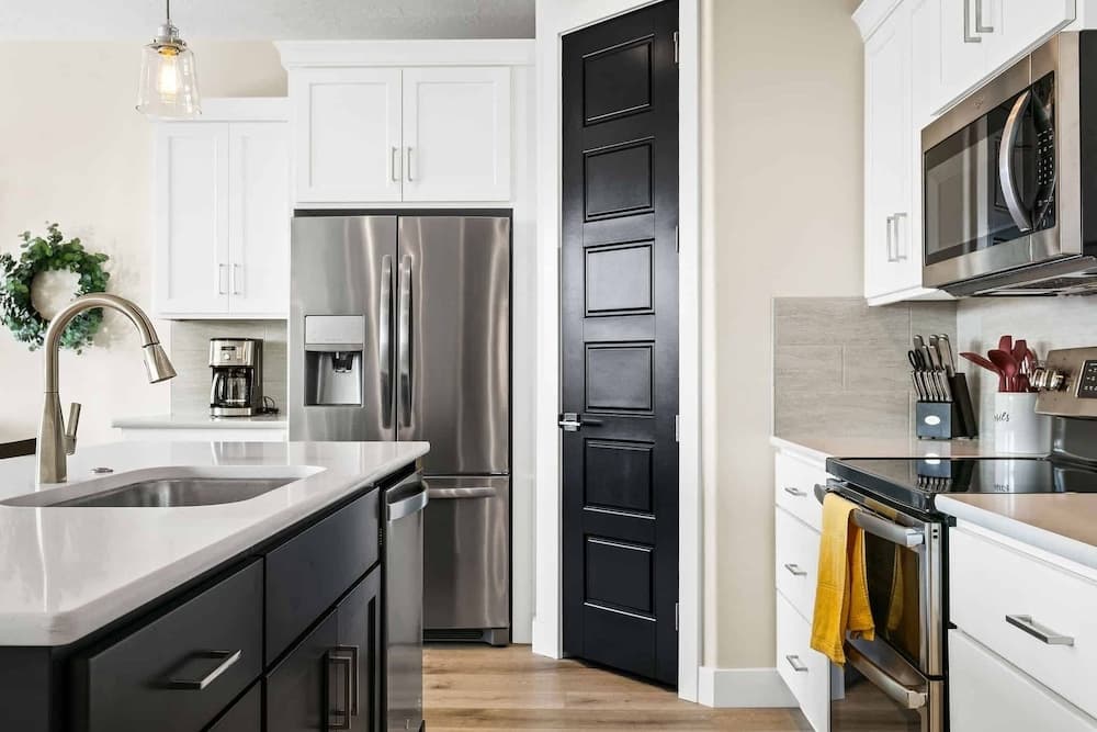 Mert's Place by RedAwning