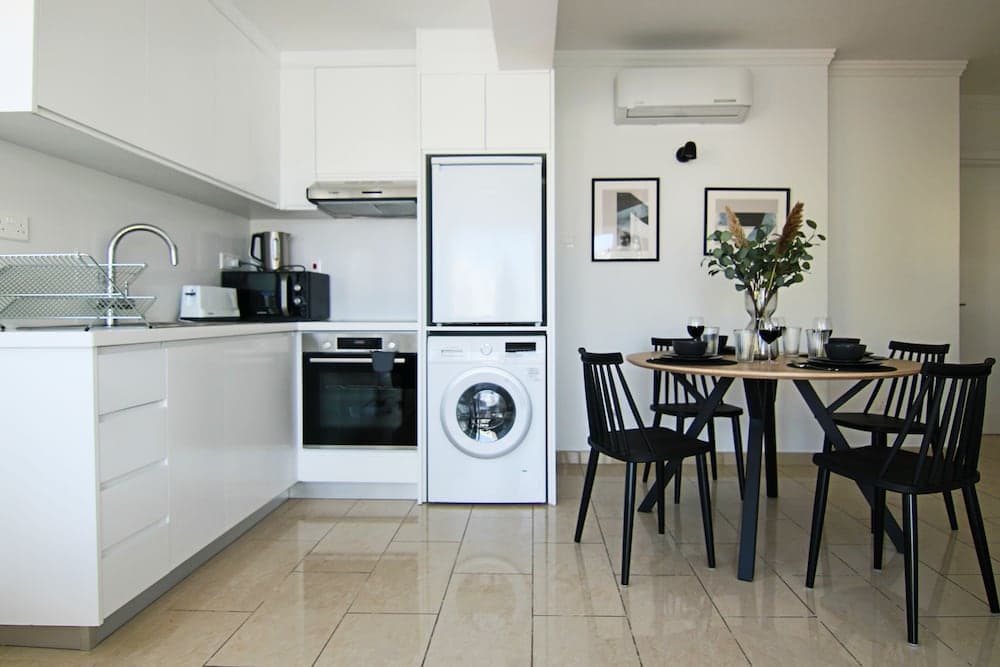 Phaedrus Living: Seaside Modern Flat Lighthouse 63