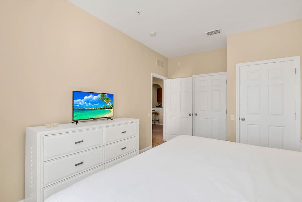 4024 Breakview Drive #208