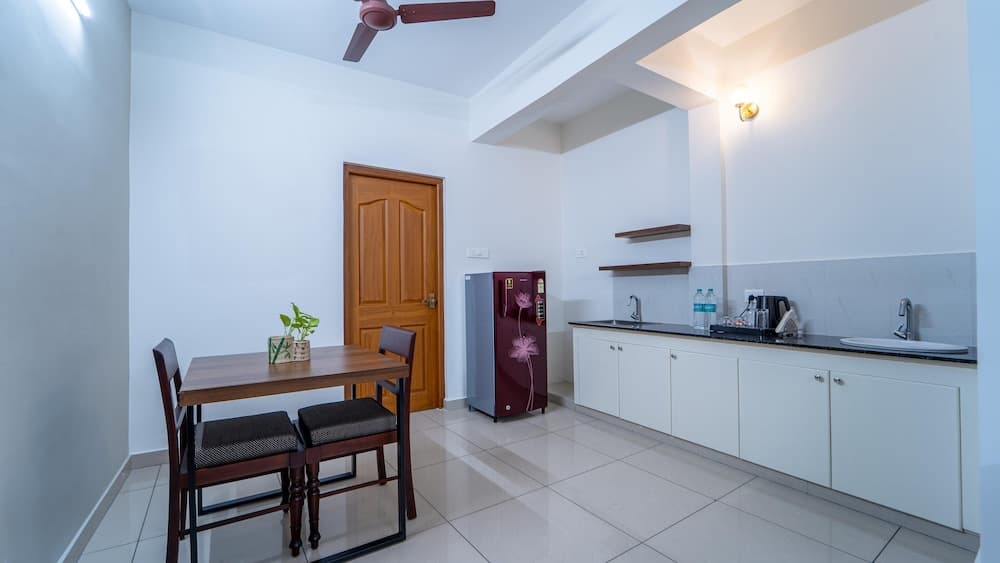 Treebo Petals Suites