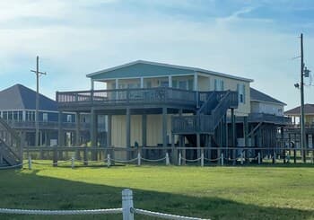 Gulfview 2 Bedroom Home by Redawning