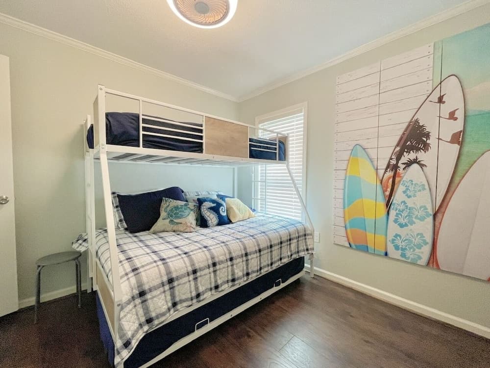 Gulfview 2 Bedroom Home by Redawning