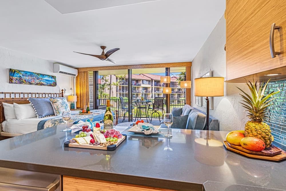 Papakea Oceanview Studio 0 Bedroom Condo by RedAwning