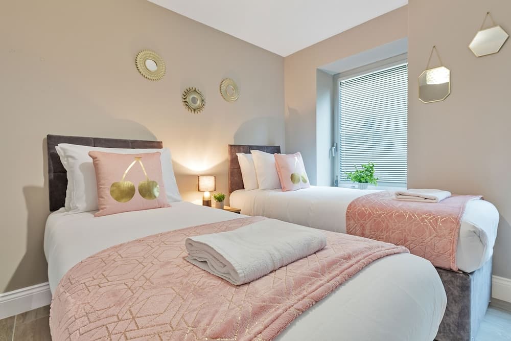 Ocean Walk with Free Parking | By My Getaways