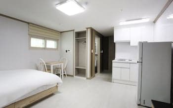 Seogwipo Seohyun Hotel