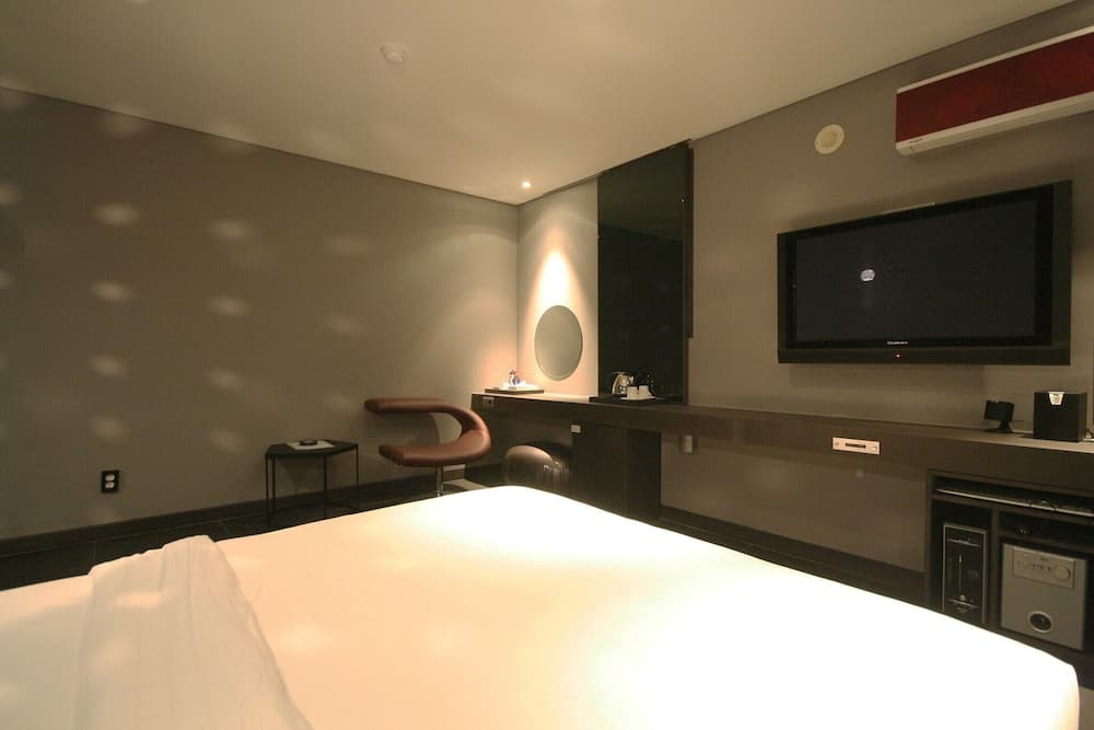 Seocho Lava Gyodaenambuteomineol