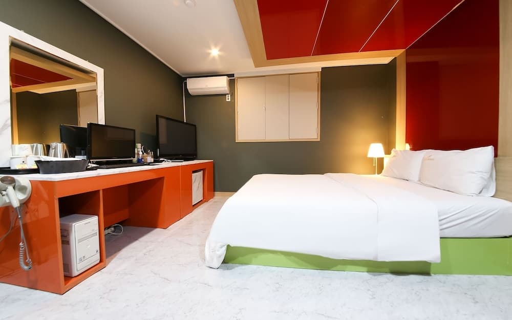 Gwangju Chungjangro Bobos