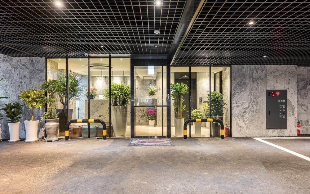 hotel image
