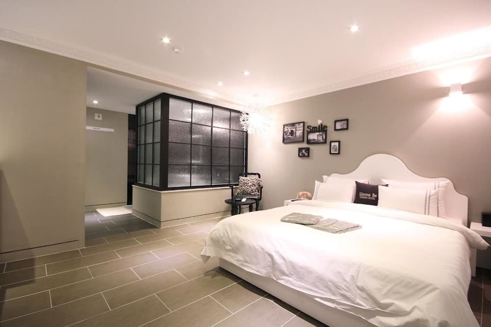 Jeonju Deokjindong Hotel Wannabe