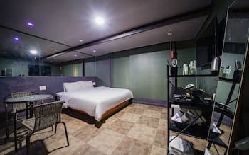 Yangsan Bukbudong Benz