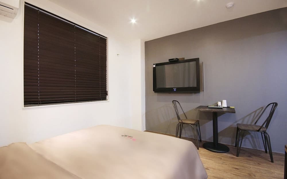 Jeonju Gosa Yaja Hanokmaeul