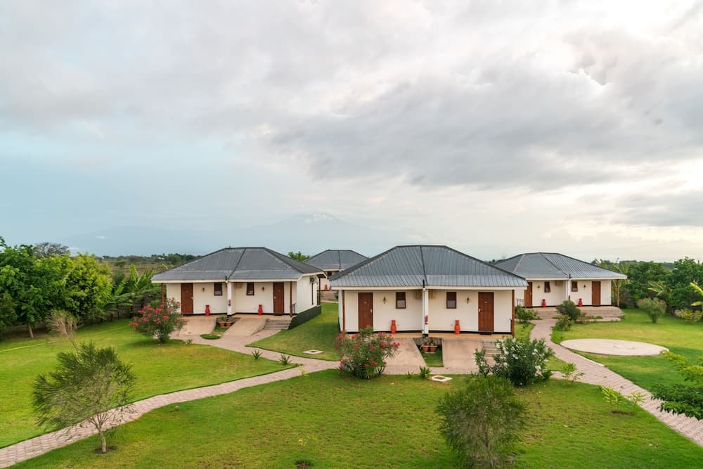Moyoni Airport Lodge
