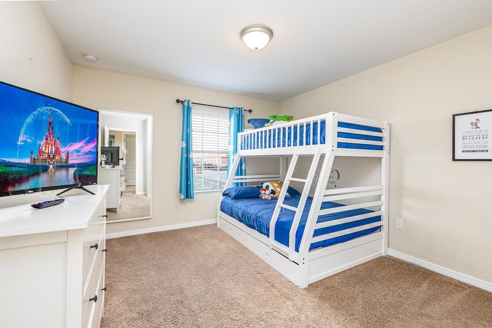 8919pp 4 Bedroom Townhouse by Redawning