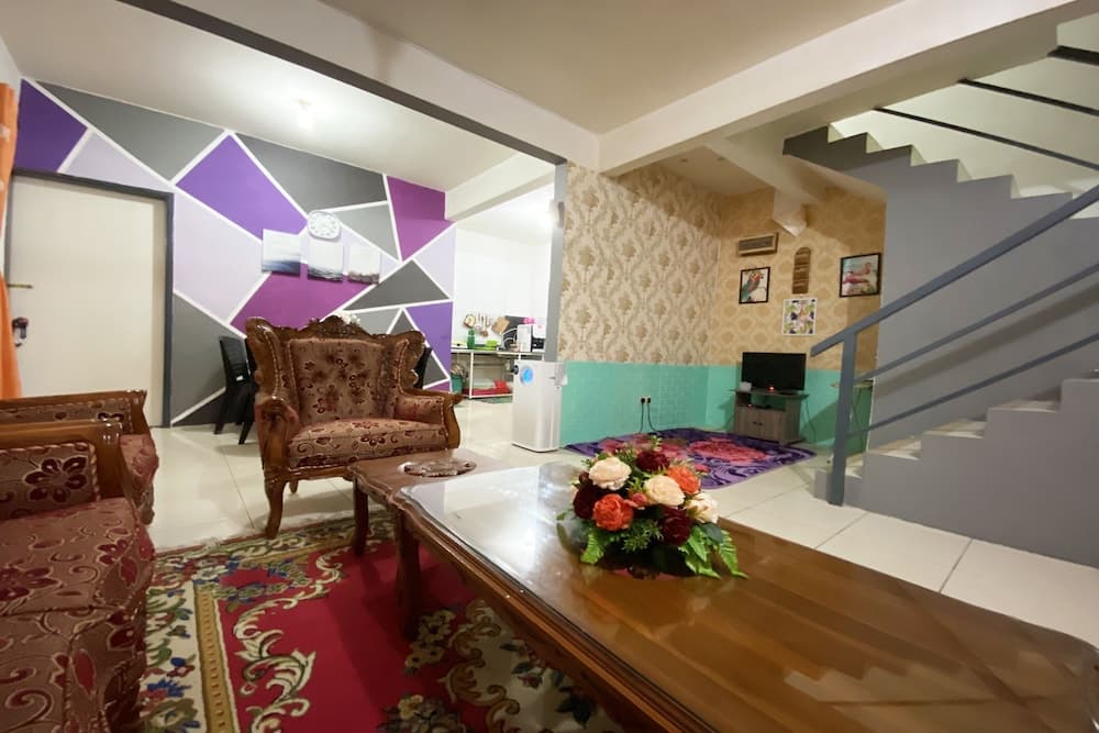 OYO 90198 Aleesya Homestay