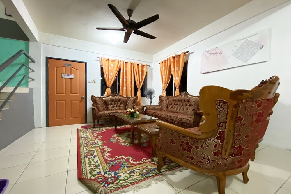 OYO 90198 Aleesya Homestay