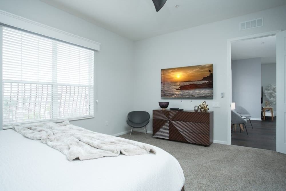 Penthouse Next To Convention Center & Universal 3 Bedroom Condo by RedAwning