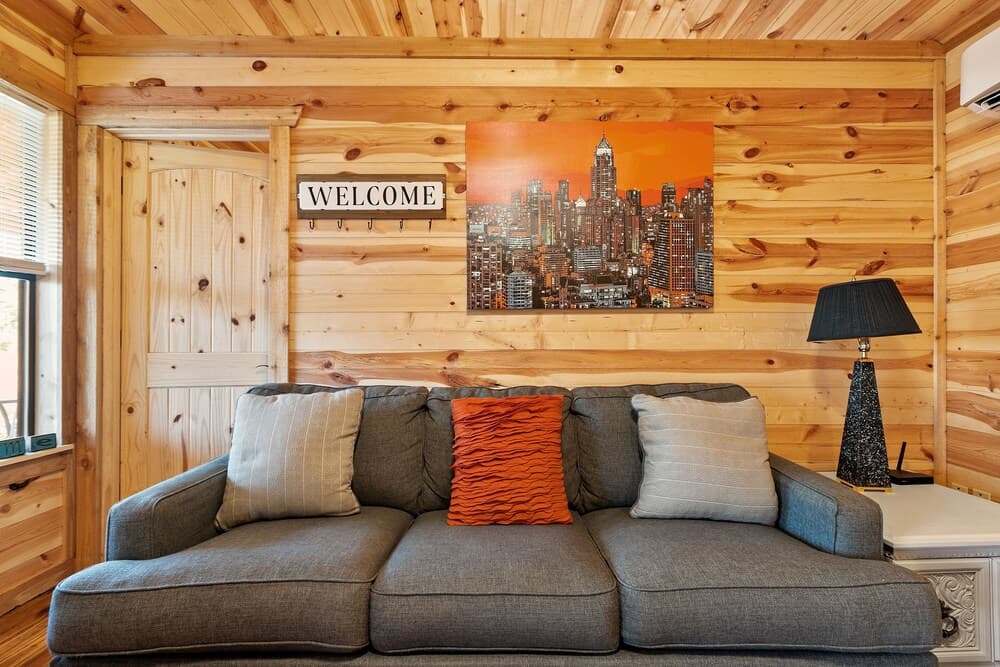 Hr 3- The Little Bear 1 Bedroom Cabin by Redawning