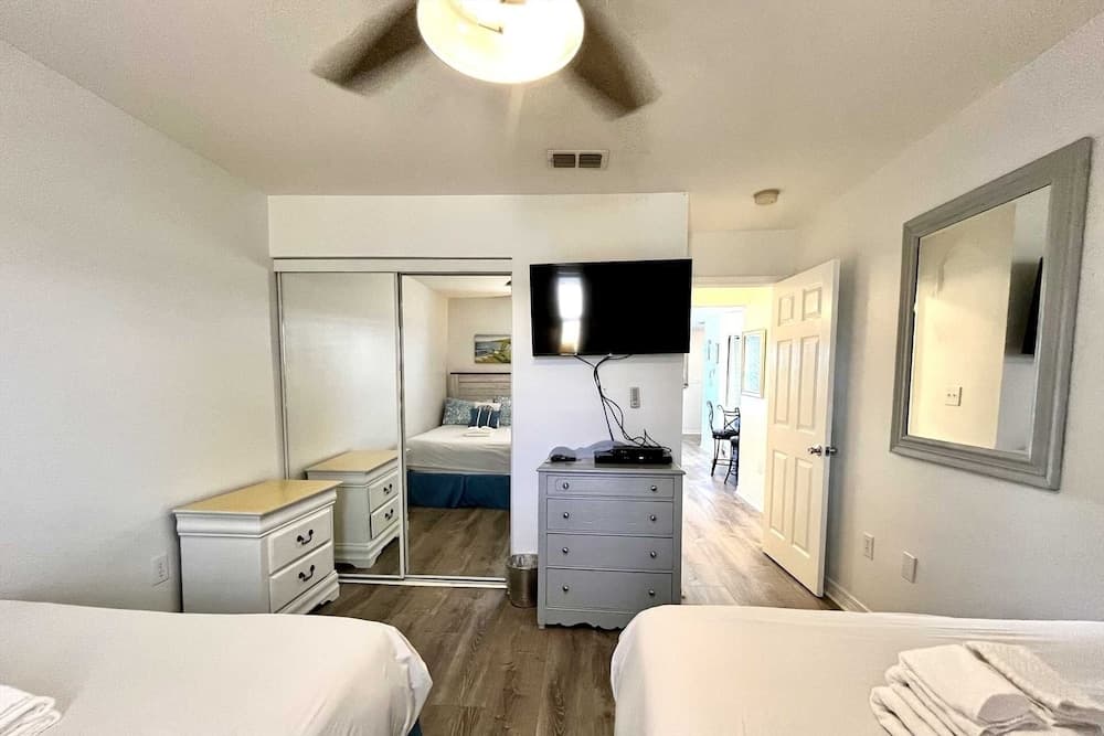 Alabama Sands 4 2 Bedroom Condo by RedAwning