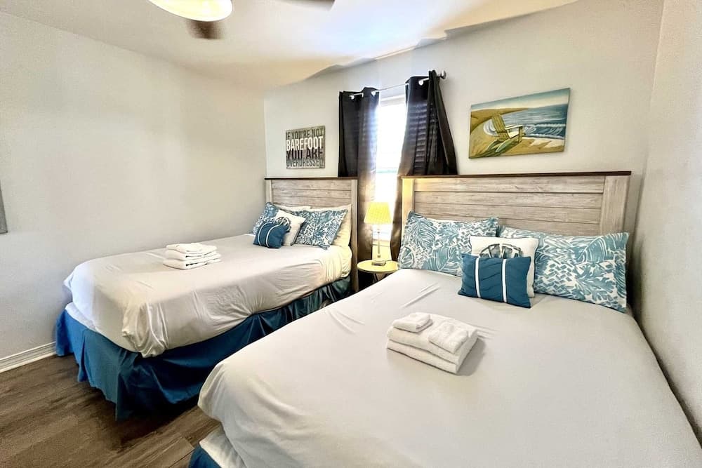 Alabama Sands 4 2 Bedroom Condo by RedAwning