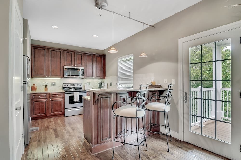 Birdie's Paradise 2 Bedroom Villa by RedAwning