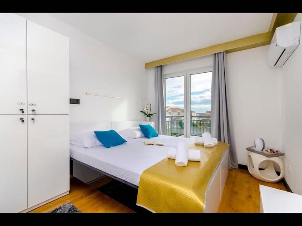 Room-all Saints Suites B&b Kastela - Dou
