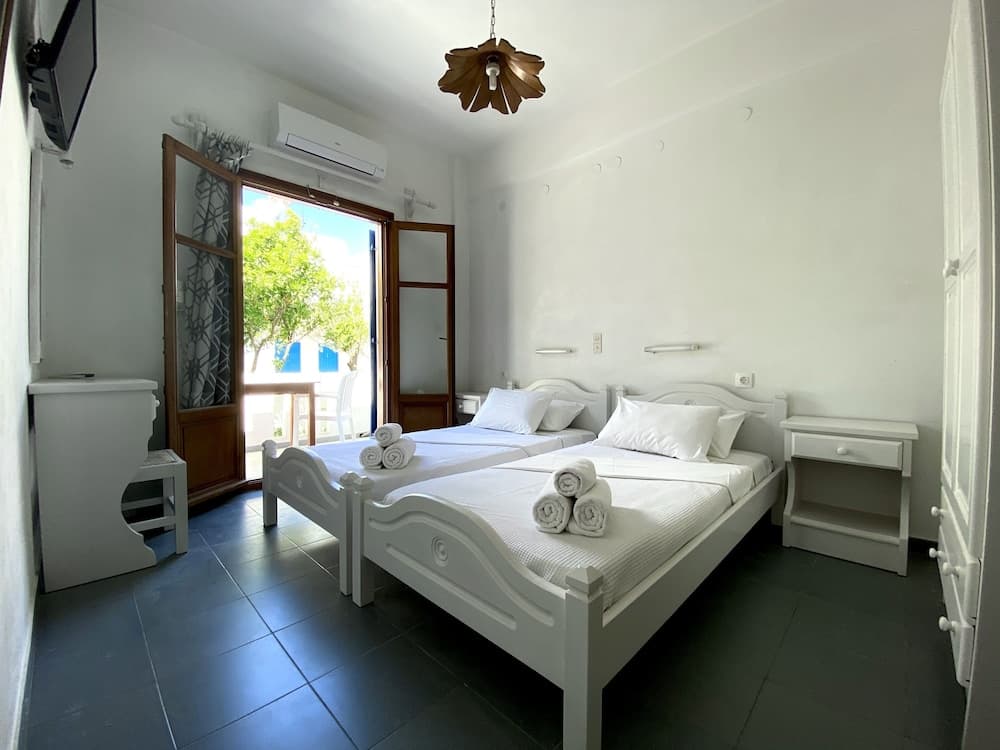 Helliniko Studios - Adults Only