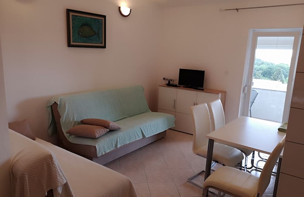 Captivating 4-bed Apartment in Premantura