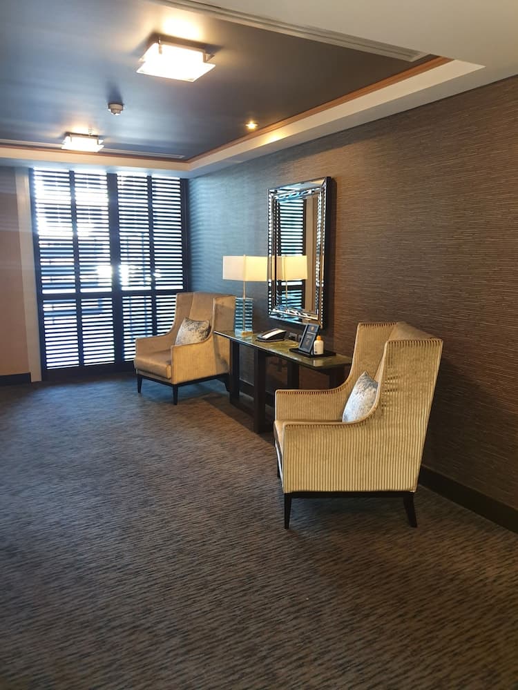 Marsden Viaduct Hotel