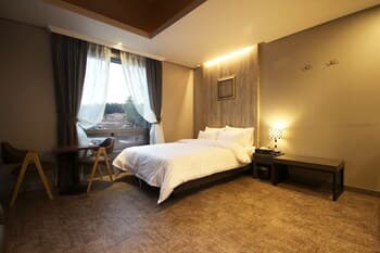 Uljin Neulbom Boutique