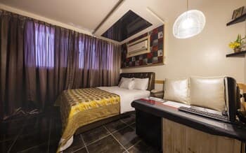 Eumseong Black and White