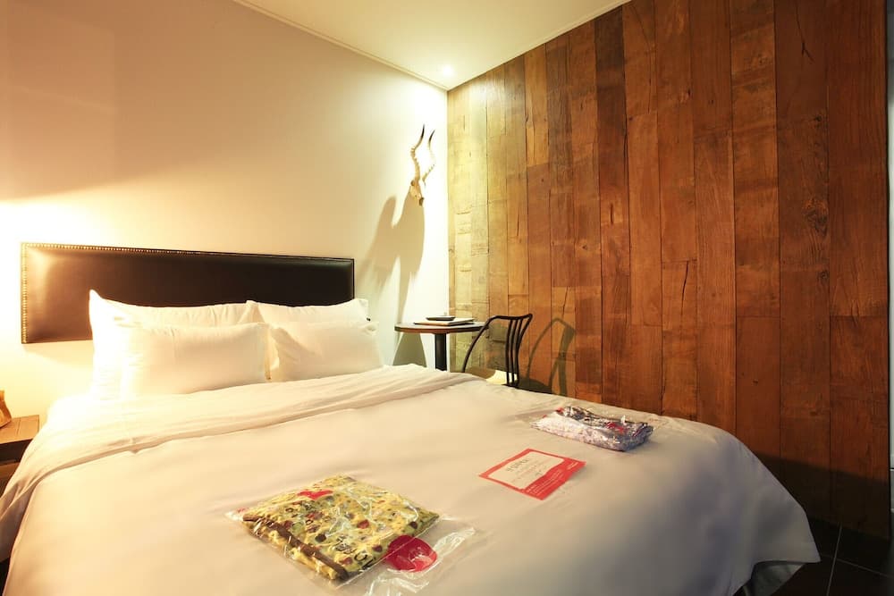 Yaja Gangnam Nonhyeon