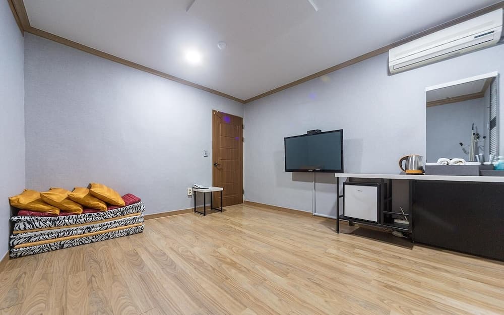 Jeonju Uadong Haebaragi