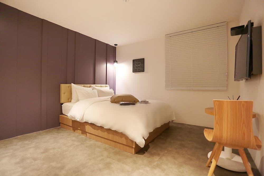 Yaja Hwajeong Station