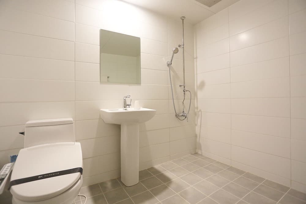 Yaja Hwajeong Station