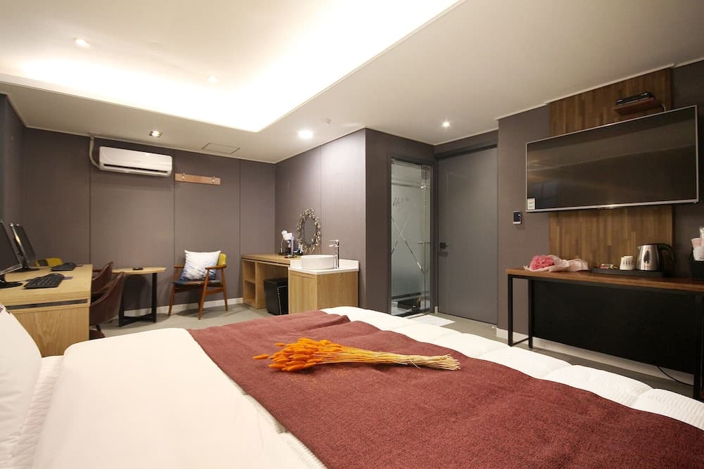 Changwon Sangnam-dong Some