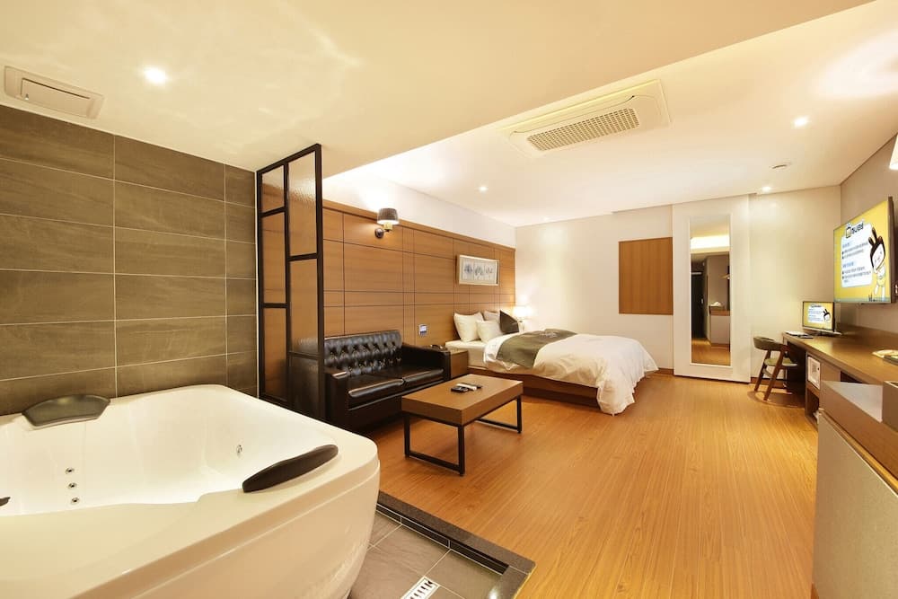 Gunsan CAR Self Check-in Motel