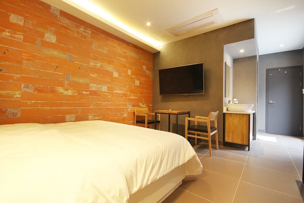 Changwon Jinhae Yongwon Hotel VIN