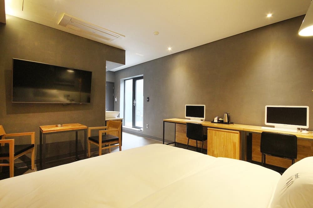 Changwon Jinhae Yongwon Hotel VIN