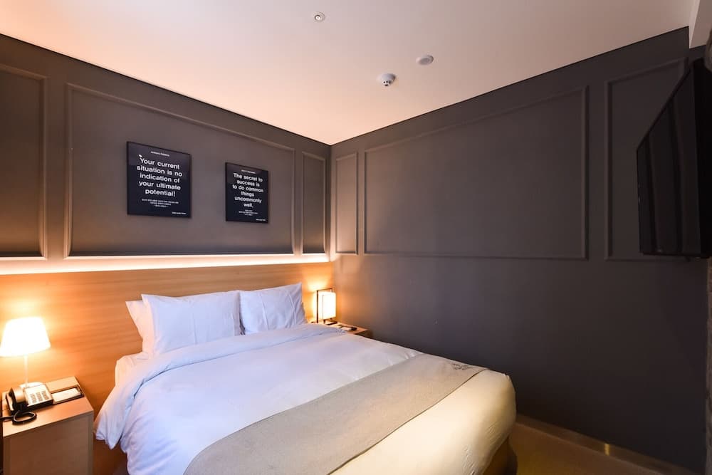 Suwon Vella Suite Hotel