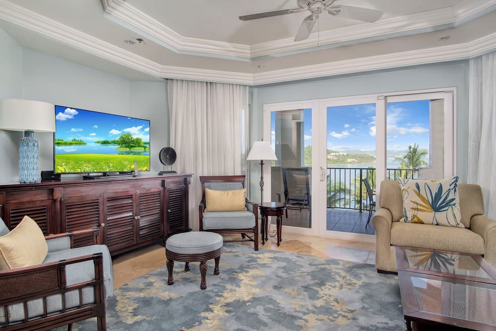 Ritz Carlton Club 3br Residence